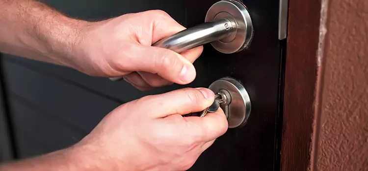 Door Closer Repair & Installation Chateauguay